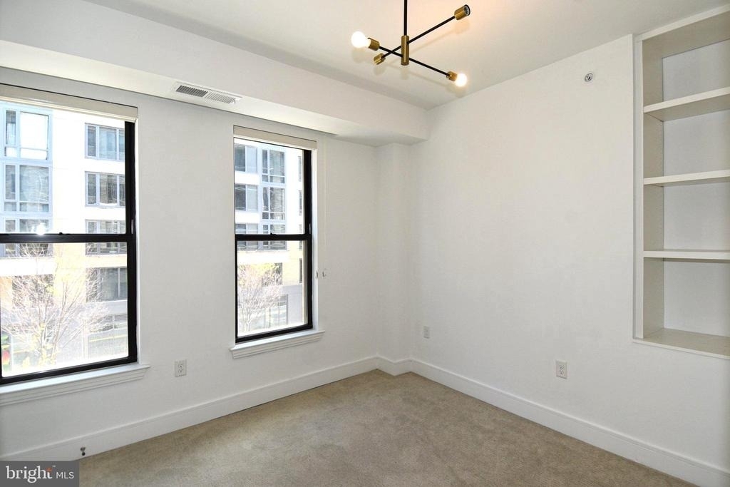 8302 Woodmont Avenue - Photo 33