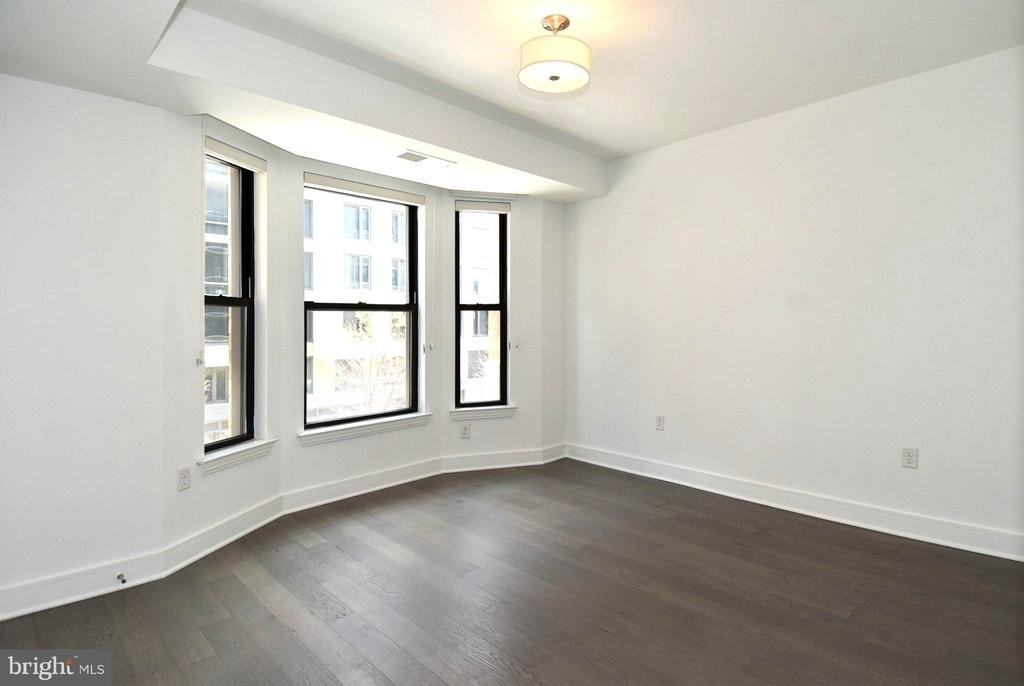 8302 Woodmont Avenue - Photo 31