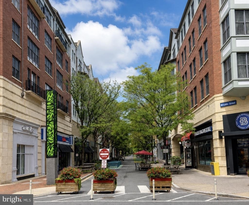 22 Courthouse Square - Photo 20