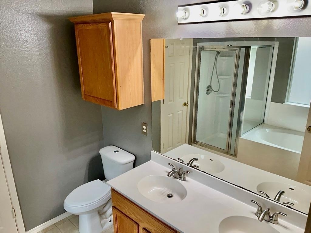 3590 Rock Shelf Ln - Photo 18