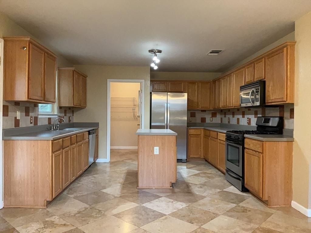 3590 Rock Shelf Ln - Photo 8