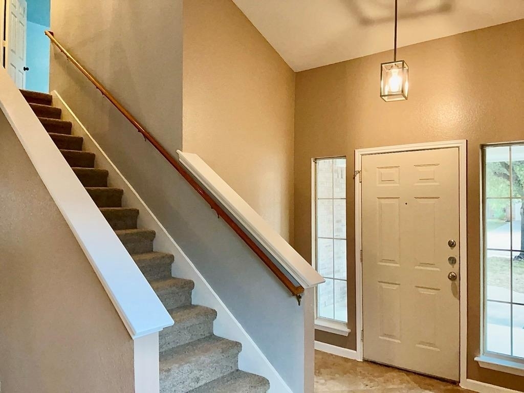 3590 Rock Shelf Ln - Photo 2