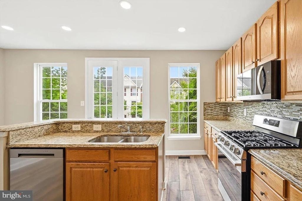 3706 Singleton Terrace - Photo 7