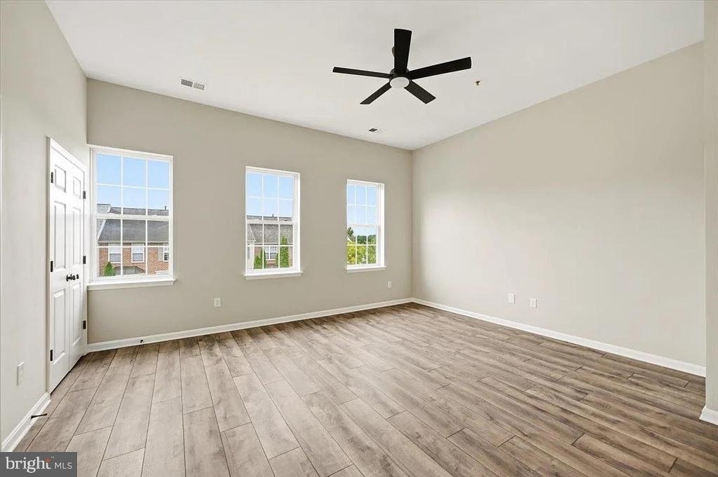 3706 Singleton Terrace - Photo 9