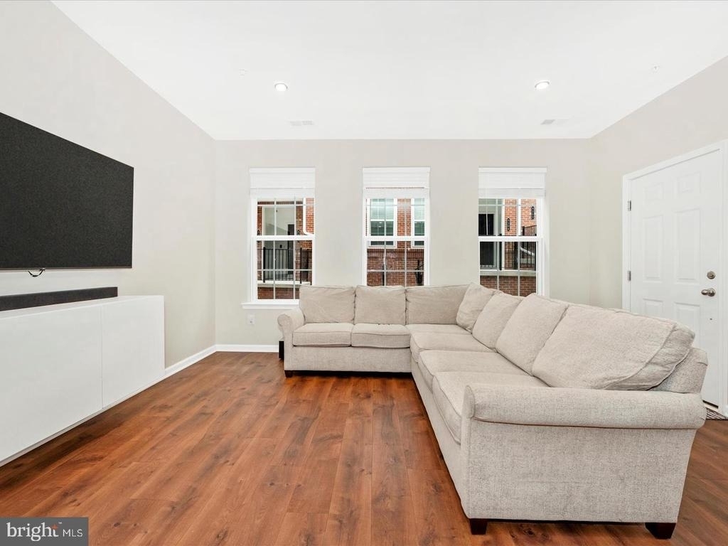 9374 Seney Ln - Photo 2
