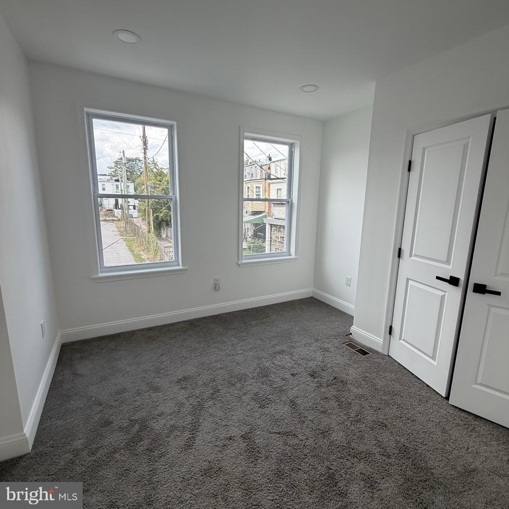 1432 E Lanvale Street - Photo 21