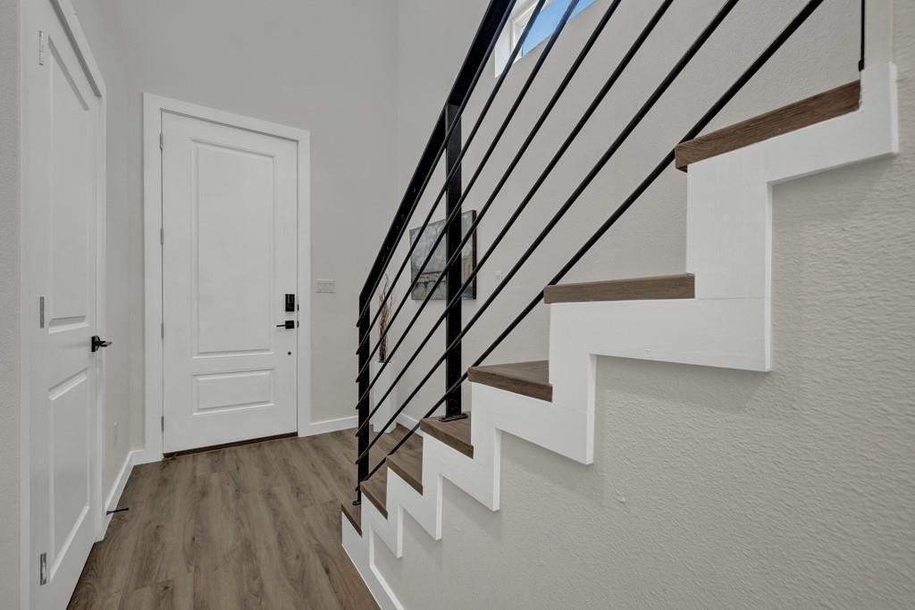 104 Creekside Trl - Photo 3
