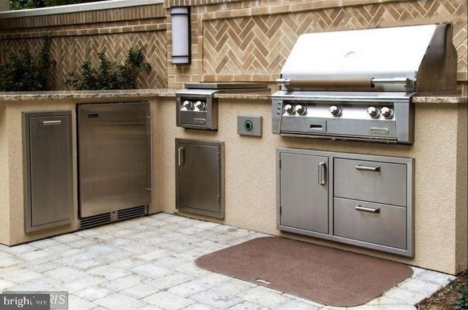 5 Park Place - Photo 10