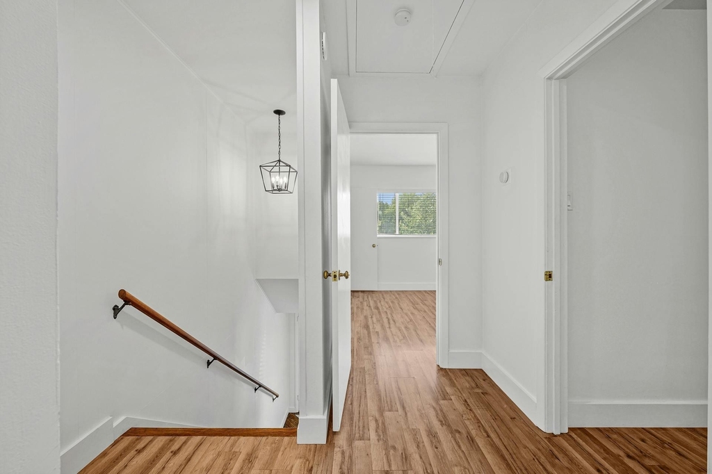 2401 Winsted Ln - Photo 12