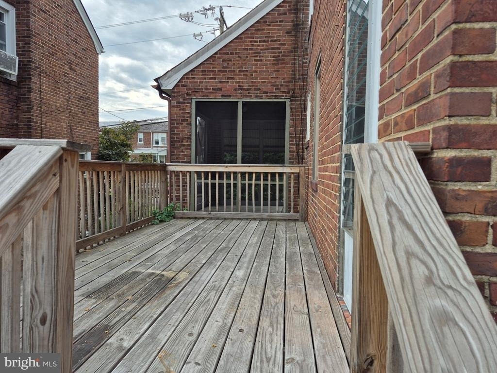 309 W 38th Street - Photo 16