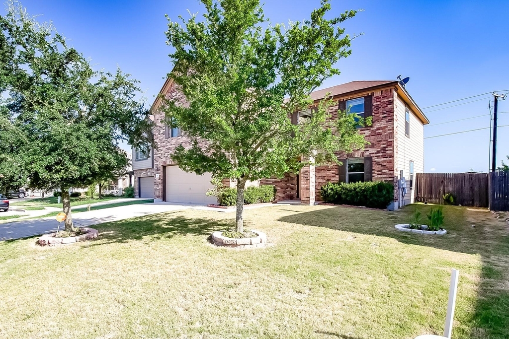518 Carrington St - Photo 2