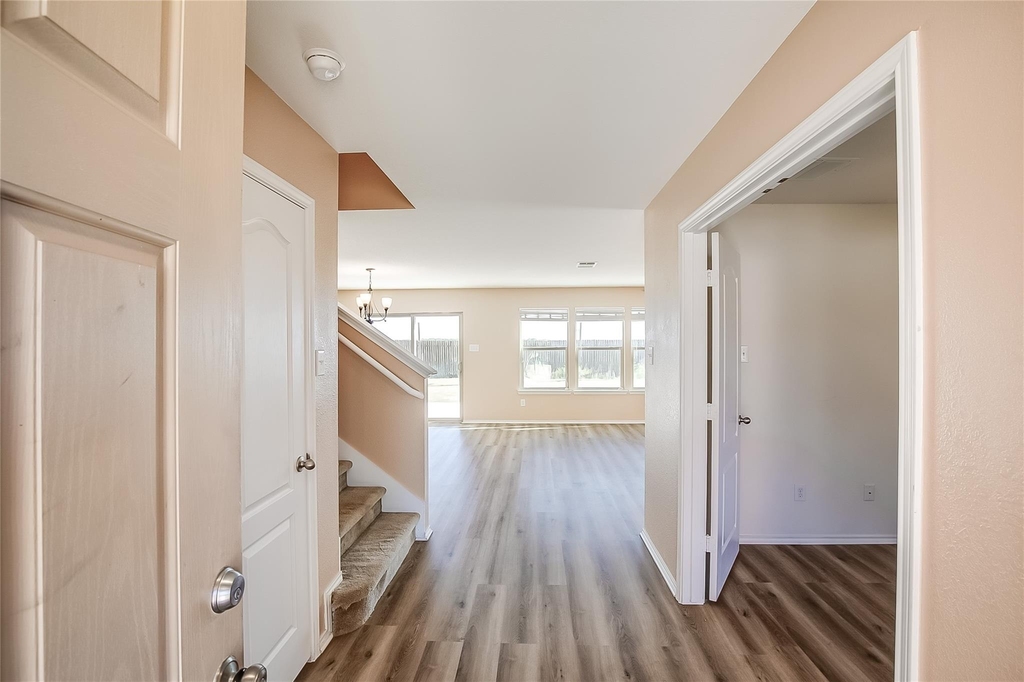 518 Carrington St - Photo 3