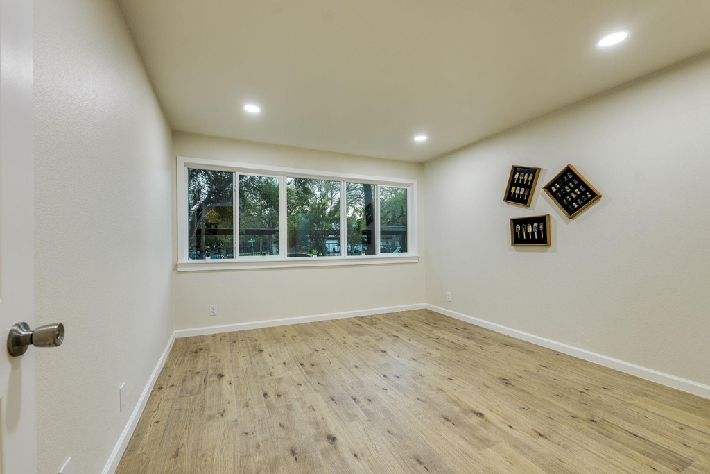 8888 Tallwood Dr - Photo 21