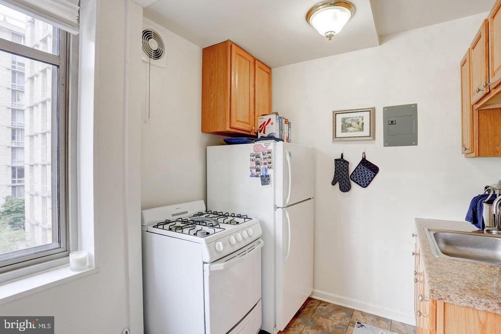 940 25th Street Nw - Photo 13