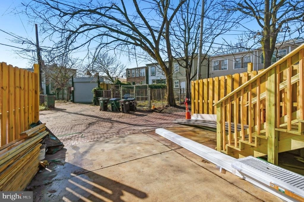 517 Florida Avenue Ne - Photo 39