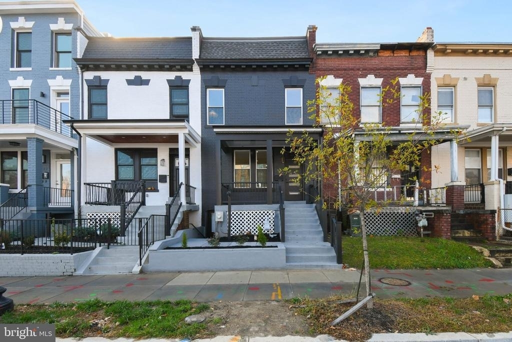 517 Florida Avenue Ne - Photo 1