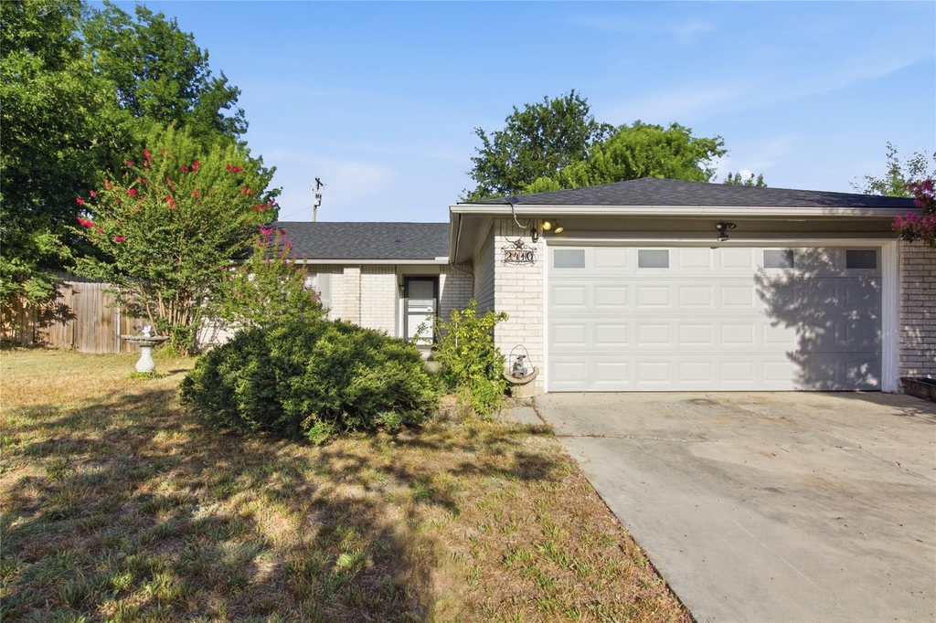 2410 Buttercup Cir - Photo 3