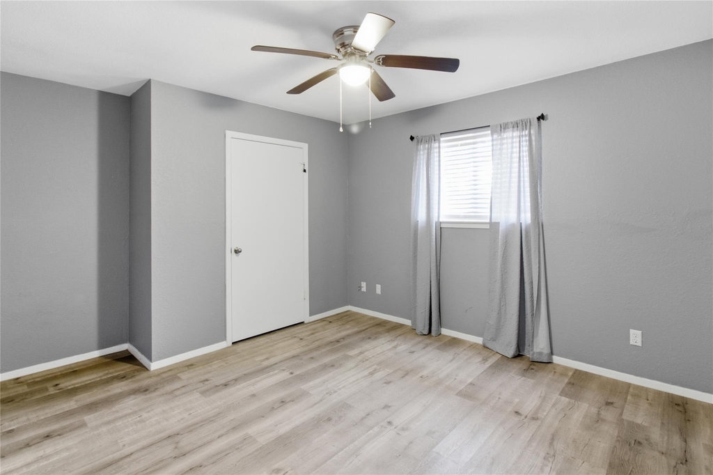 2410 Buttercup Cir - Photo 10