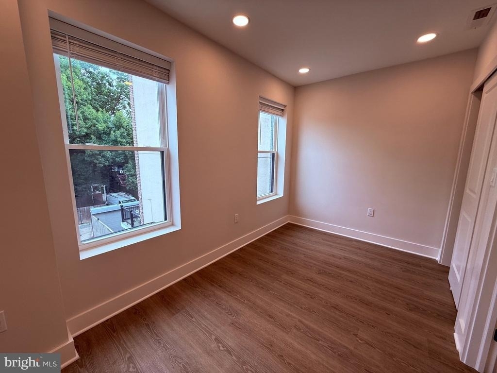 821 4th Street Ne - Photo 23