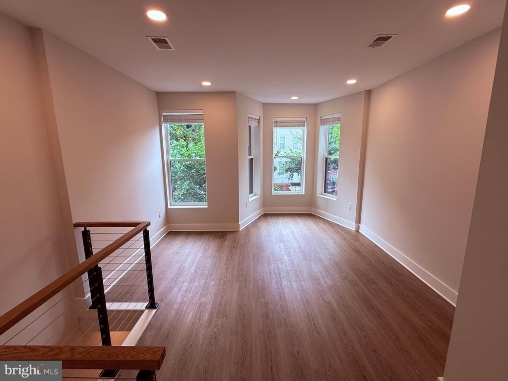 821 4th Street Ne - Photo 8