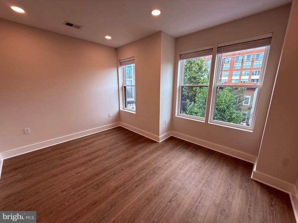 821 4th Street Ne - Photo 13