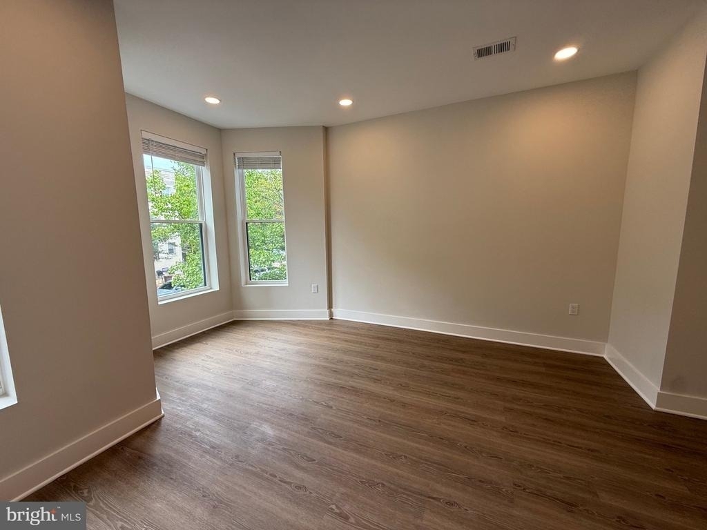 821 4th Street Ne - Photo 1