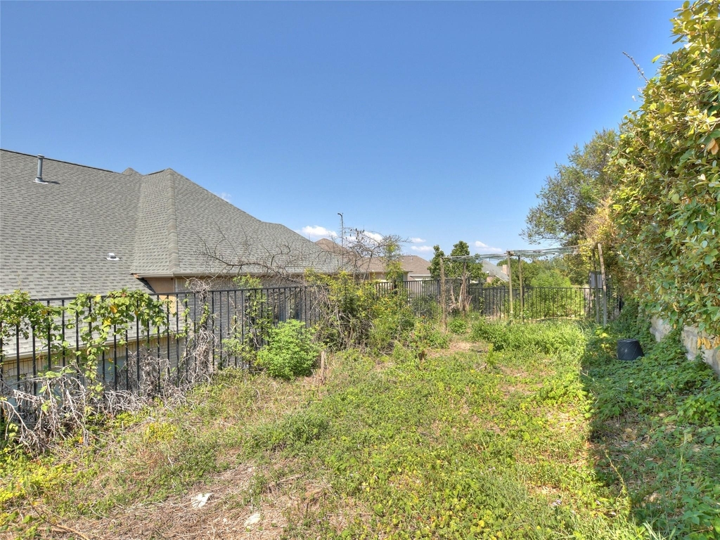 303 Hensley Dr - Photo 29