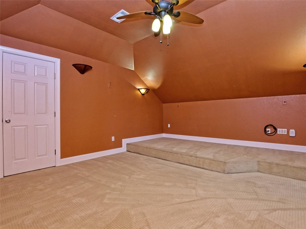 303 Hensley Dr - Photo 14