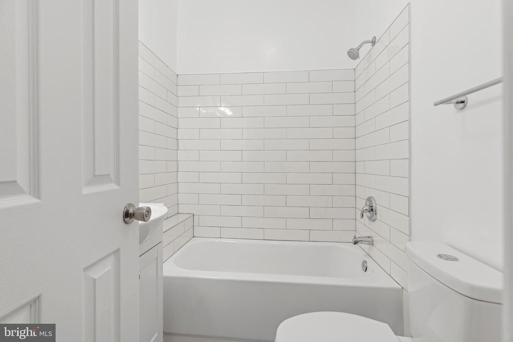 1512 Isherwood Street Ne - Photo 9
