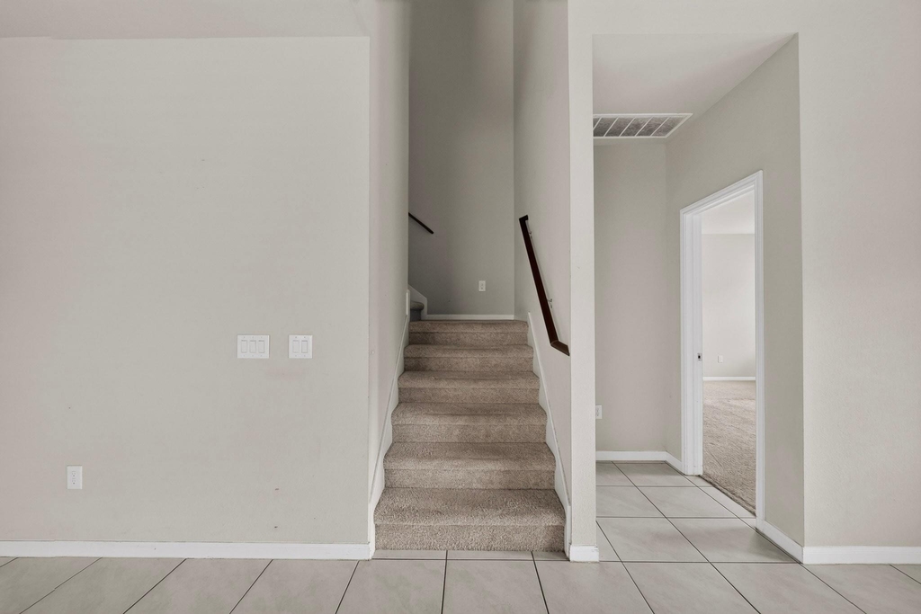 6920 Ranchito Dr - Photo 2