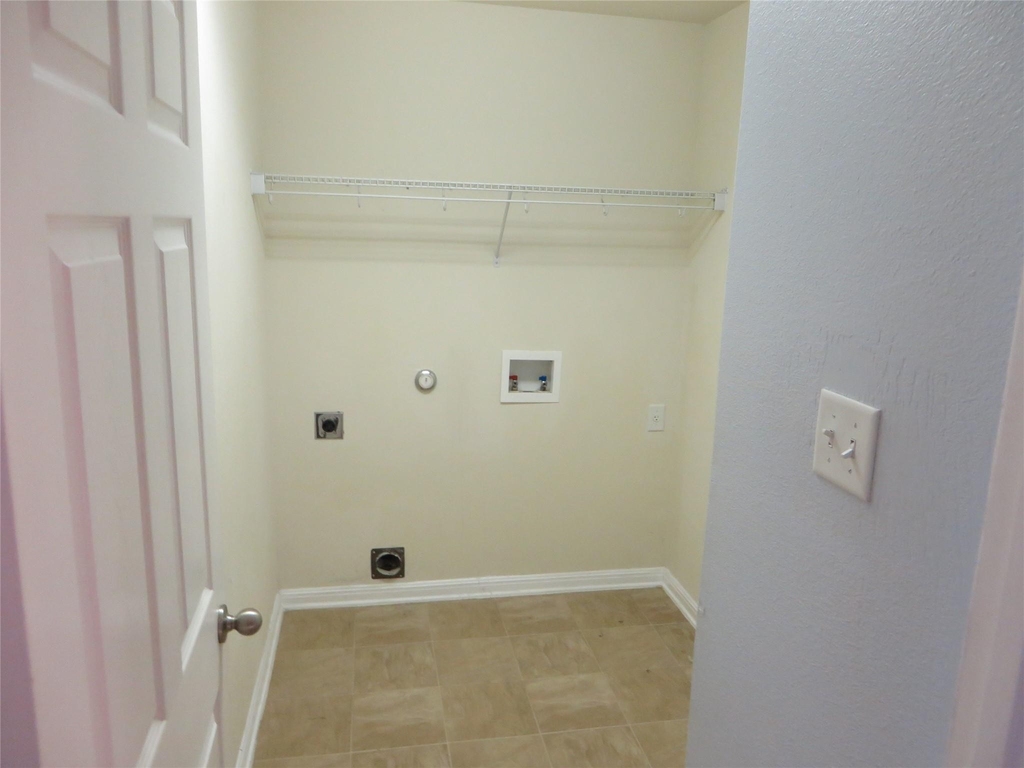 3633 Hawk View St - Photo 4