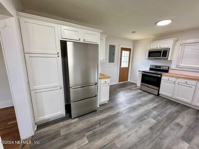 744 West Street - Photo 2
