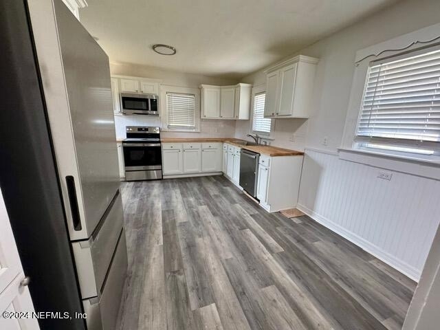 744 West Street - Photo 3