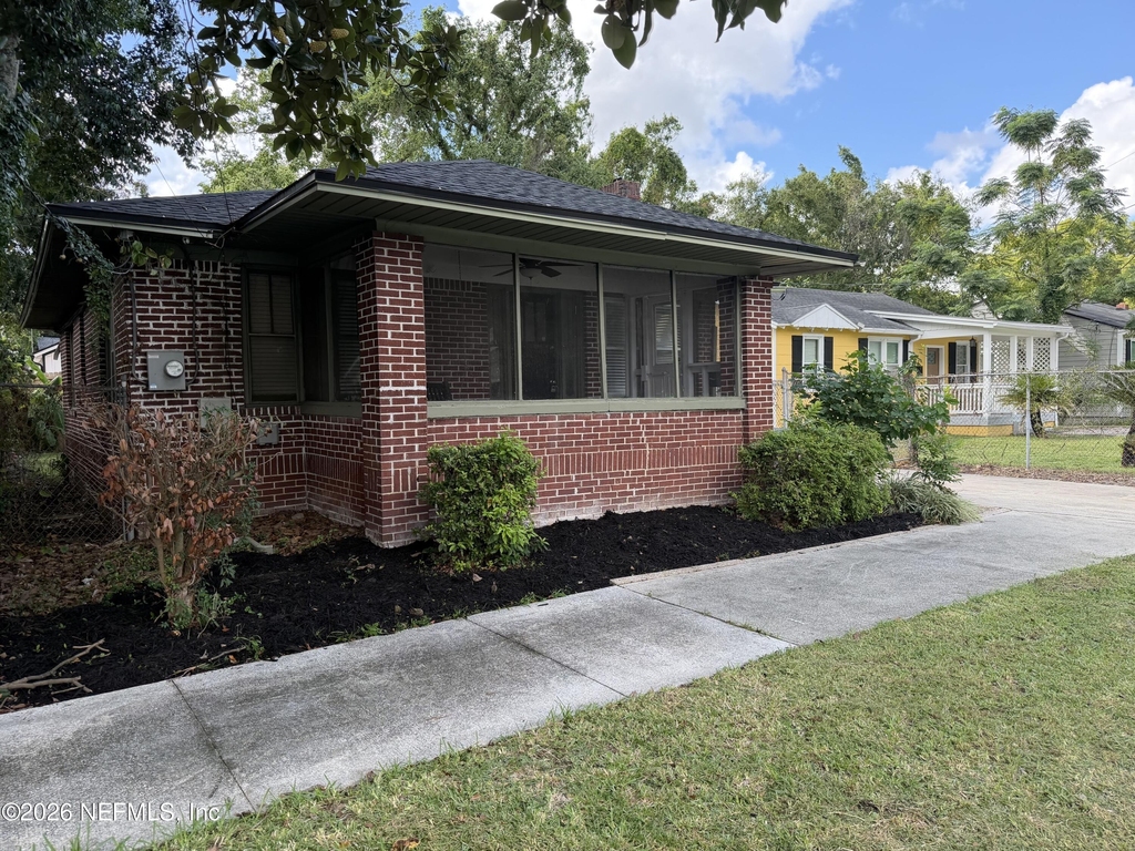 744 West Street - Photo 19
