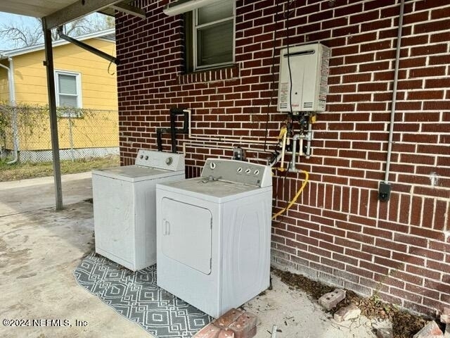 744 West Street - Photo 19