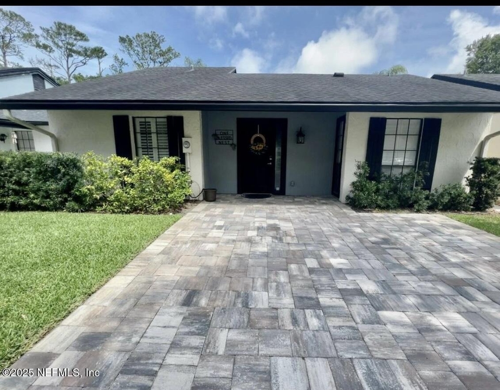 184 Bermuda Court - Photo 1