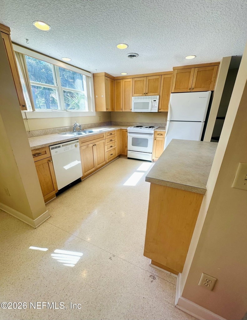 109 South Street - Photo 22