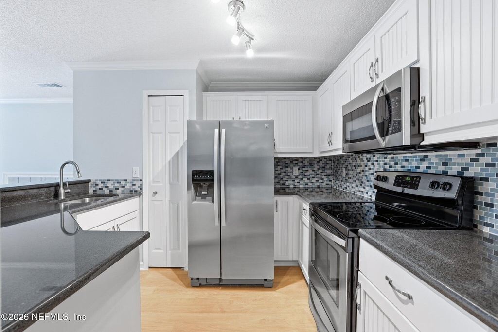 400 Sandiron Circle - Photo 5