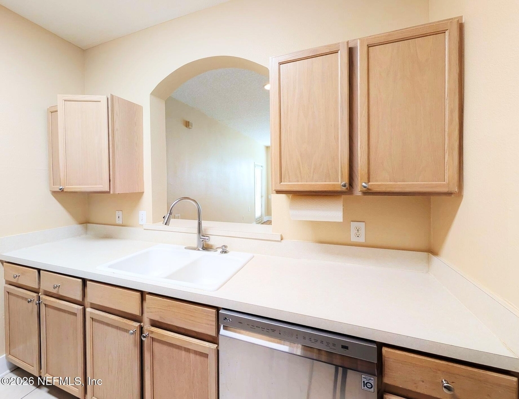 10550 Baymeadows Road - Photo 6