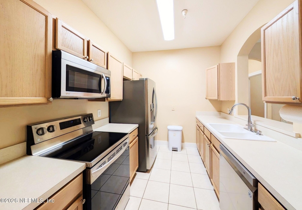 10550 Baymeadows Road - Photo 4