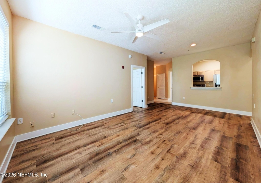 10550 Baymeadows Road - Photo 9