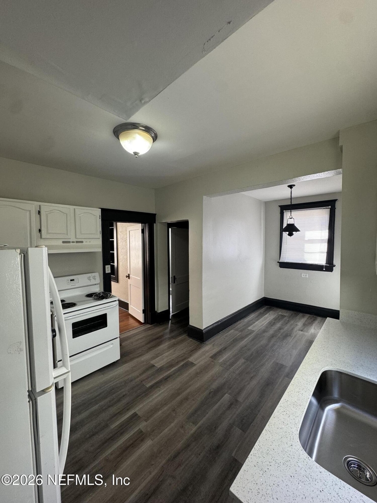 2512 College Street - Photo 7