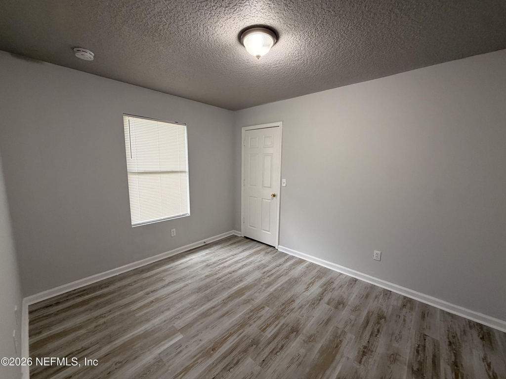 8225 Eaton Avenue - Photo 6