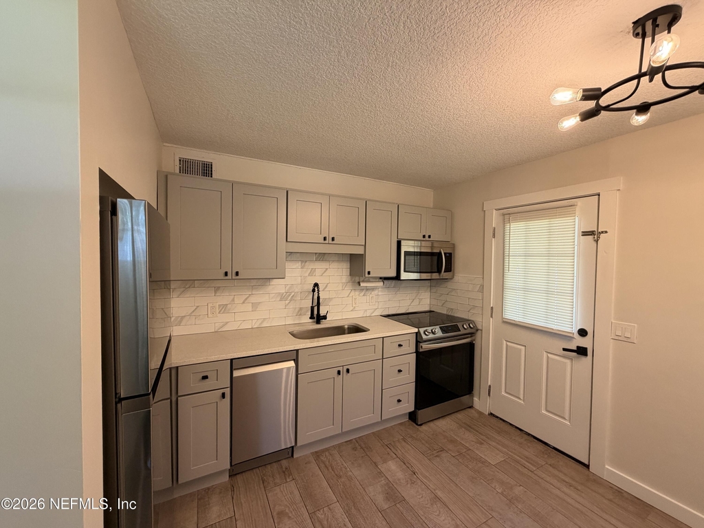 1700 Main Street - Photo 2