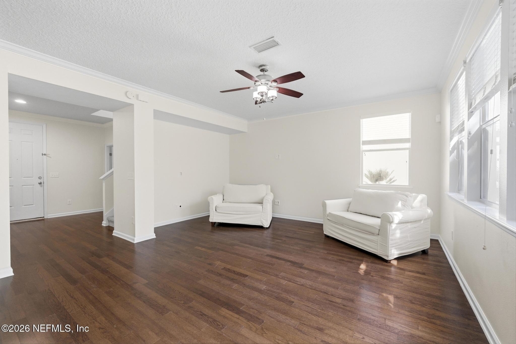 736 Rembrandt Avenue - Photo 5