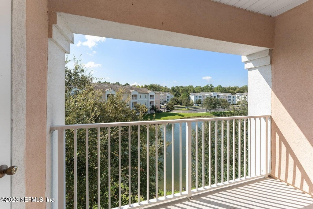 8226 Green Parrot Road - Photo 4