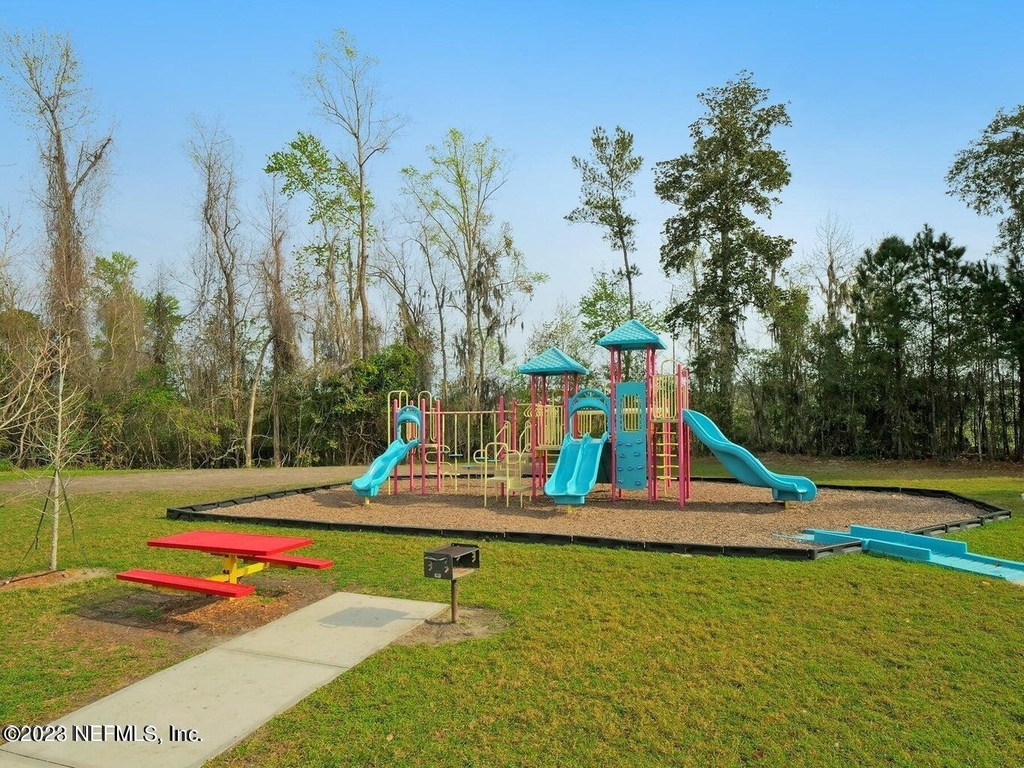 8226 Green Parrot Road - Photo 24