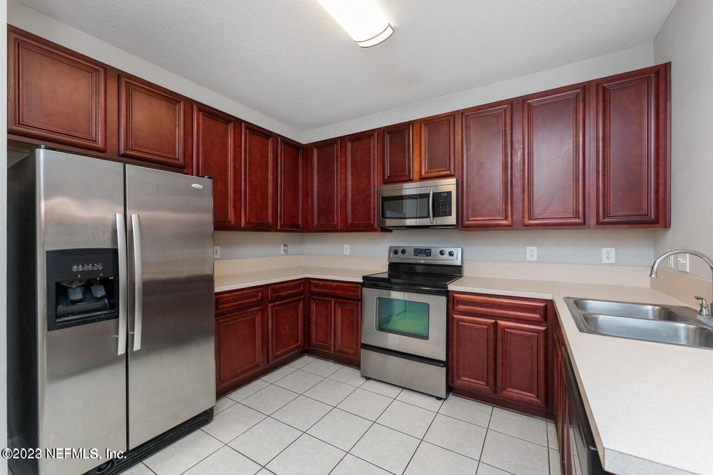 8226 Green Parrot Road - Photo 8