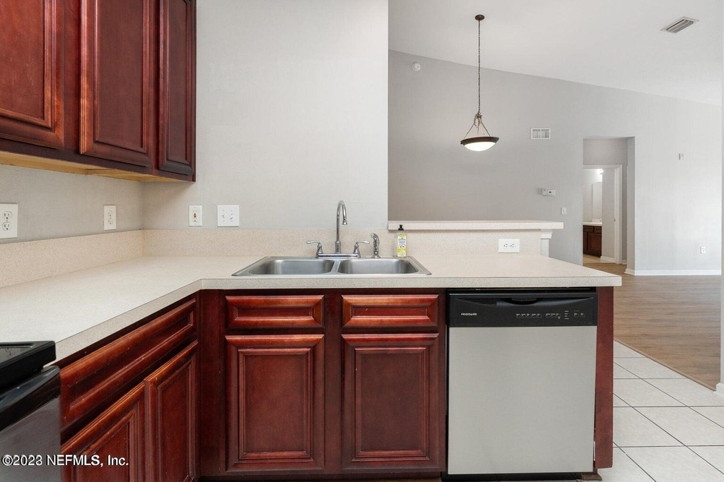 8226 Green Parrot Road - Photo 7