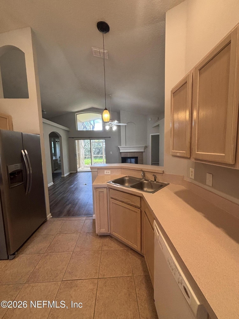 13758 Sea Hawk Street - Photo 9